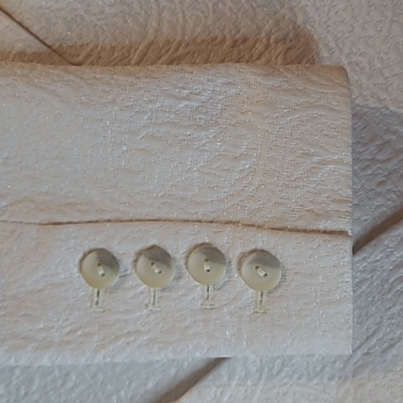 Elizabeth and James dressy blazer, off whilst, size 8 - Picture 4 of 6